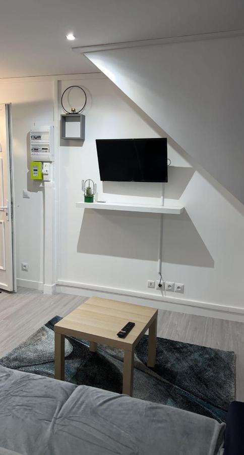 Appartement Moderne Refait A Neuf Proximite Centre Ville Et Plage Coudekerque-Branche Luaran gambar