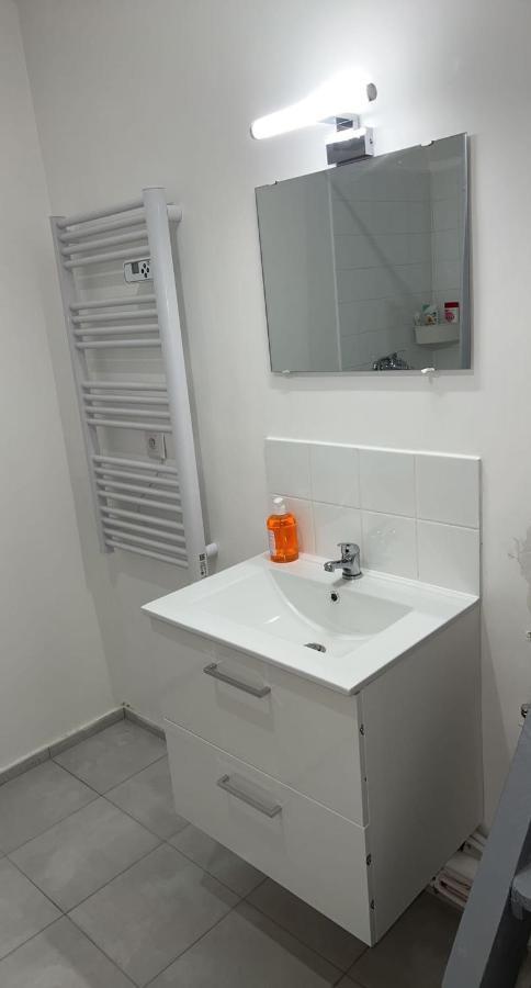 Appartement Moderne Refait A Neuf Proximite Centre Ville Et Plage Coudekerque-Branche Luaran gambar