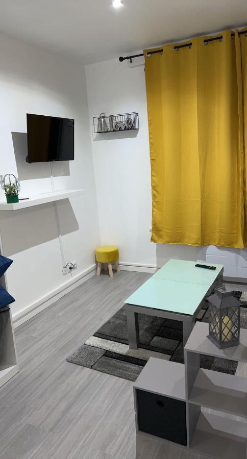 Appartement Moderne Refait A Neuf Proximite Centre Ville Et Plage Coudekerque-Branche Luaran gambar