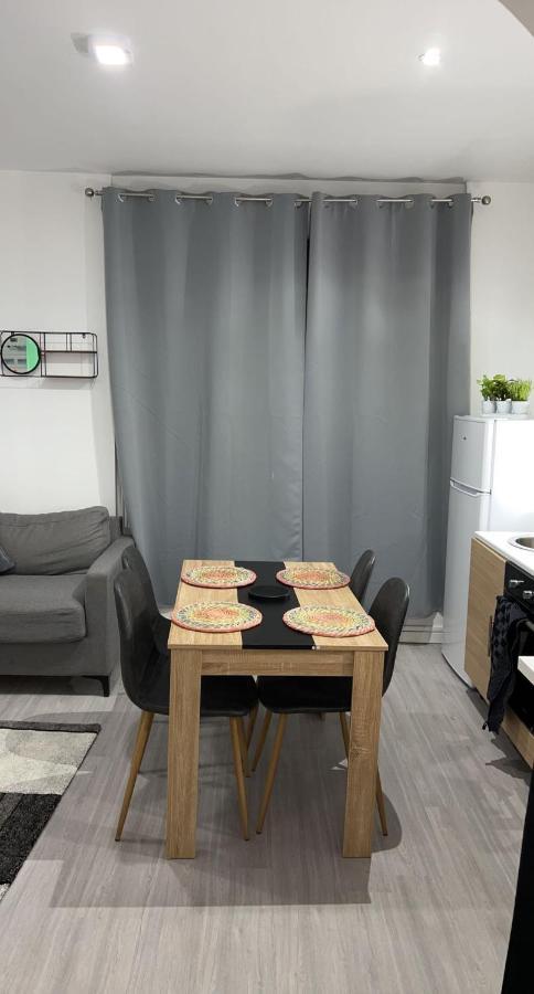 Appartement Moderne Refait A Neuf Proximite Centre Ville Et Plage Coudekerque-Branche Luaran gambar