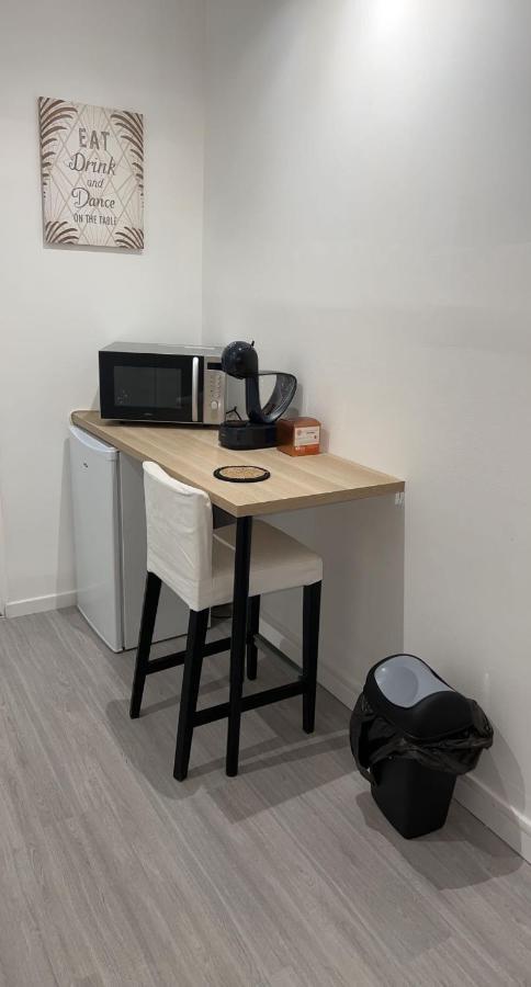 Appartement Moderne Refait A Neuf Proximite Centre Ville Et Plage Coudekerque-Branche Luaran gambar