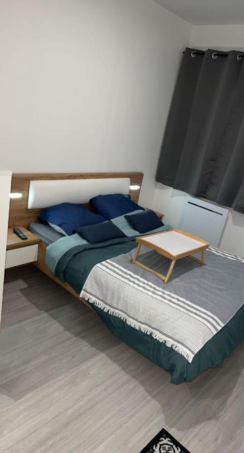 Appartement Moderne Refait A Neuf Proximite Centre Ville Et Plage Coudekerque-Branche Luaran gambar